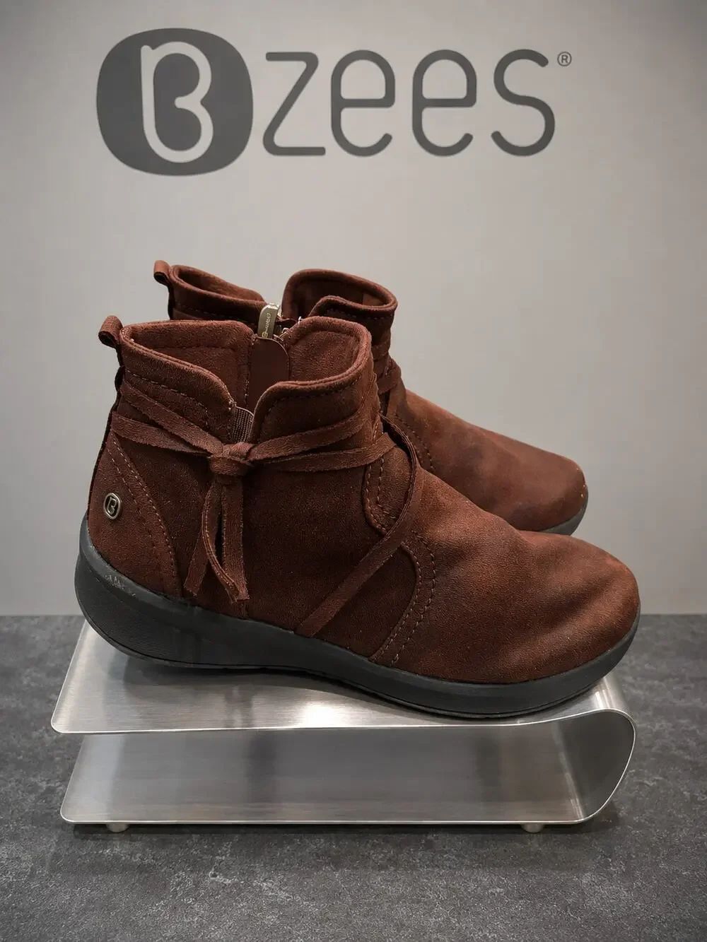 Bzees Gusto Ankle Booties Brown Comfort Boots Women’s 10M